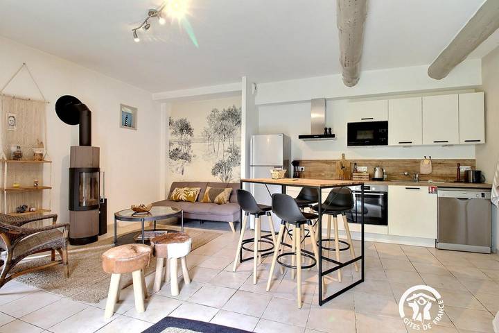 Gîte pour 2 personnes, avec Terrasse et Jardin ainsi que Piscine et Vue à Pluvigner - 4