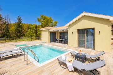 Location de vacances pour 6 personnes, avec jardin et terrasse à Céphalonie