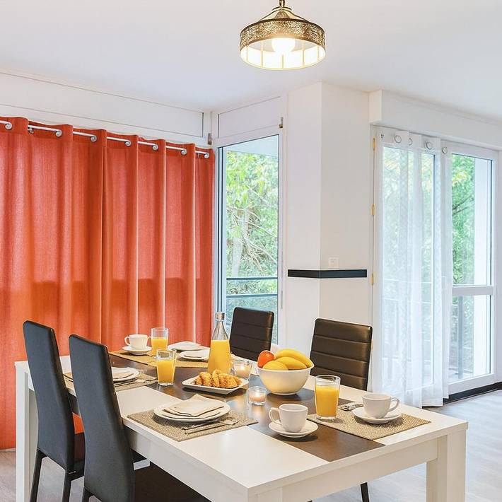 Appartement de vacances pour 2 personnes, avec jardin ainsi que vue et balcon