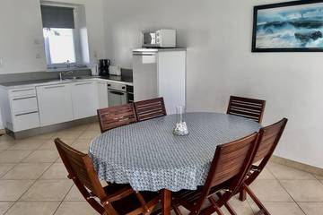 Gîte pour 4 personnes, avec terrasse et jardin à Riantec