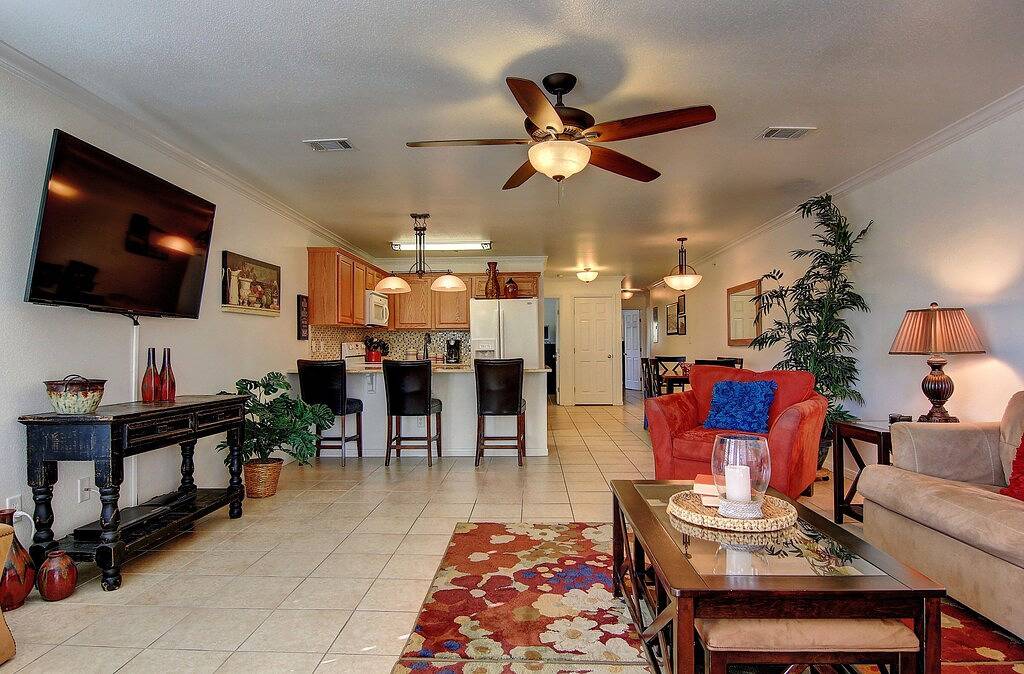 Ganze Wohnung, Tolle 2-Bett-2-Bad-Wohnung direkt am Fluss im Herzen von New Braunfels! in New Braunfels, Comal County