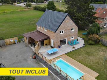 Gîte pour 15 personnes, avec terrasse ainsi que jacuzzi et jardin à Jullouville