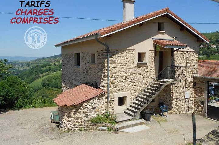 Gîte pour 3 personnes, avec Jardin dans la Loire