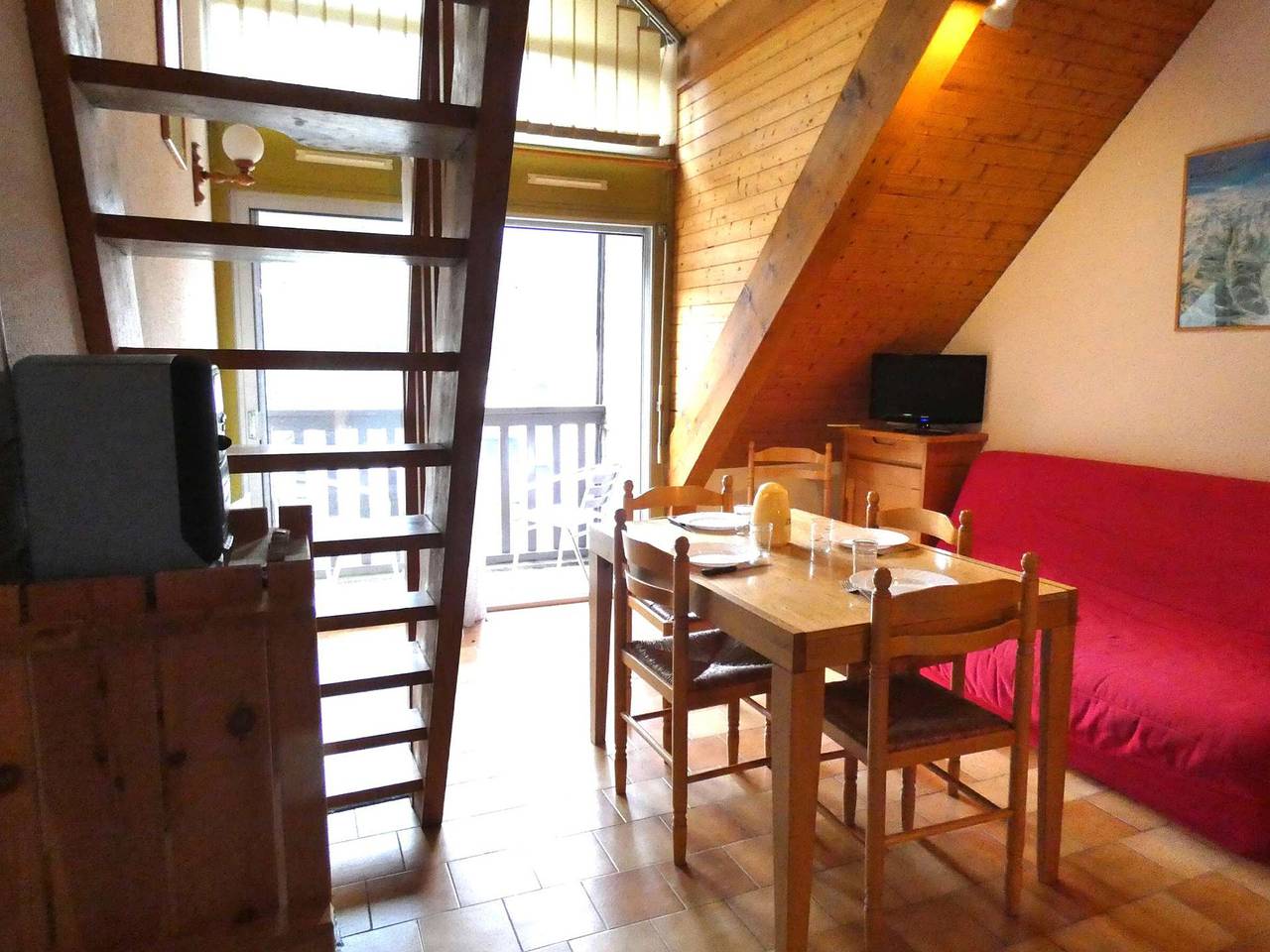 Appartement entier, Duplex 6 personnes avec balcon, Saint-Lary-Soulan, près des pistes, parking et casier à ski in Saint-Lary-Soulan, Parc national des Pyrénées