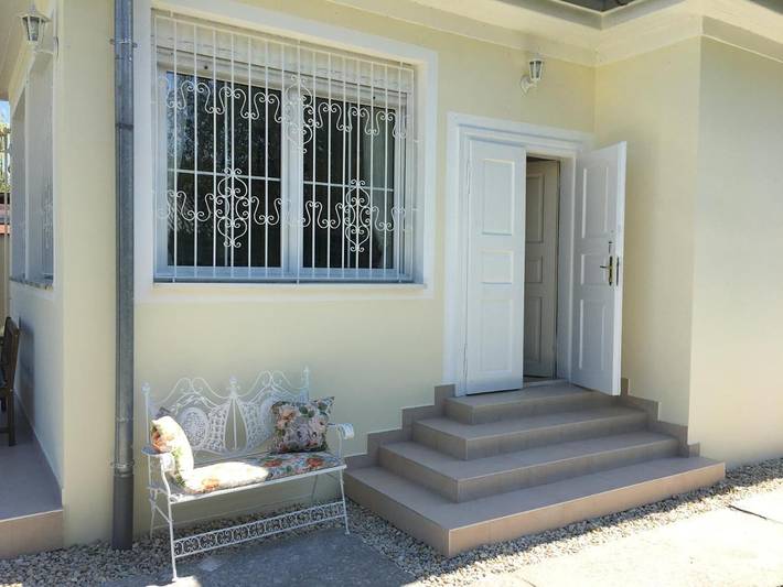 Ferienhaus für 6 Personen, mit Terrasse und Garten sowie Seeblick und Ausblick in Balatonmariafürdö - 4