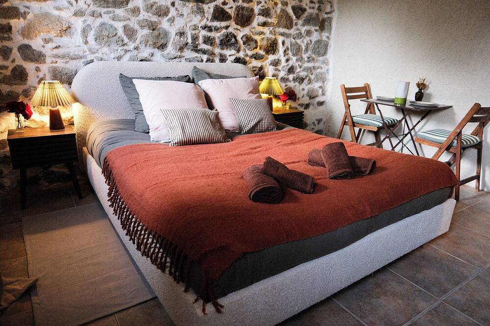 Double room in a village house in Corbara in Corbara, Calvi e dintorni