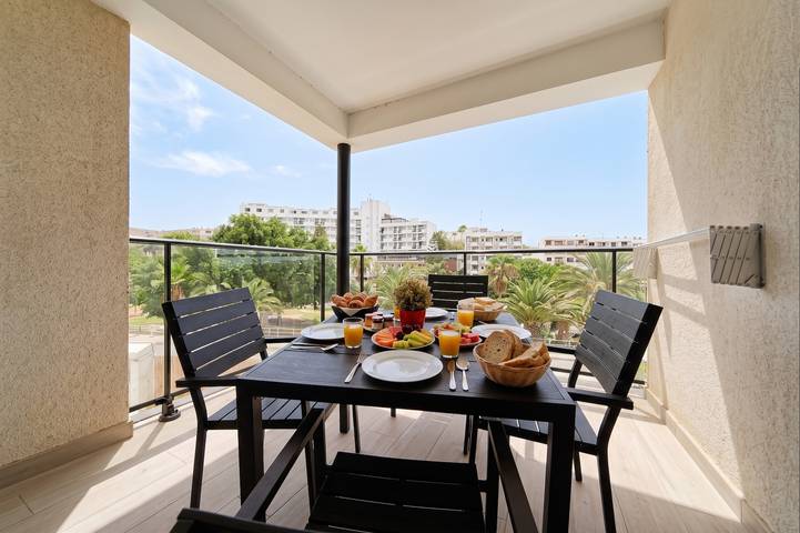 Appartamento intero, Appartamento 'Coral Retreat - San Agustin' con vista mare, Wi-Fi e aria condizionata in San Agustin, San Bartolomé de Tirajana