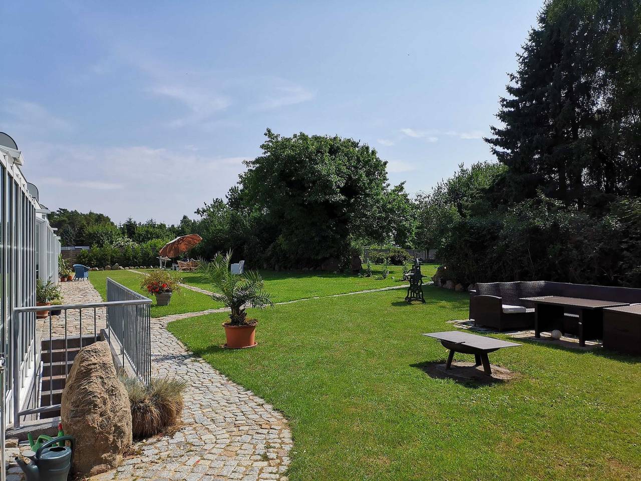 Ganze Ferienwohnung, Fewo Freya in der Ostseeresidenz Gendarm - mit Wintergarten und großen Garten nahe der Ostsee in Wischuer, Biendorf