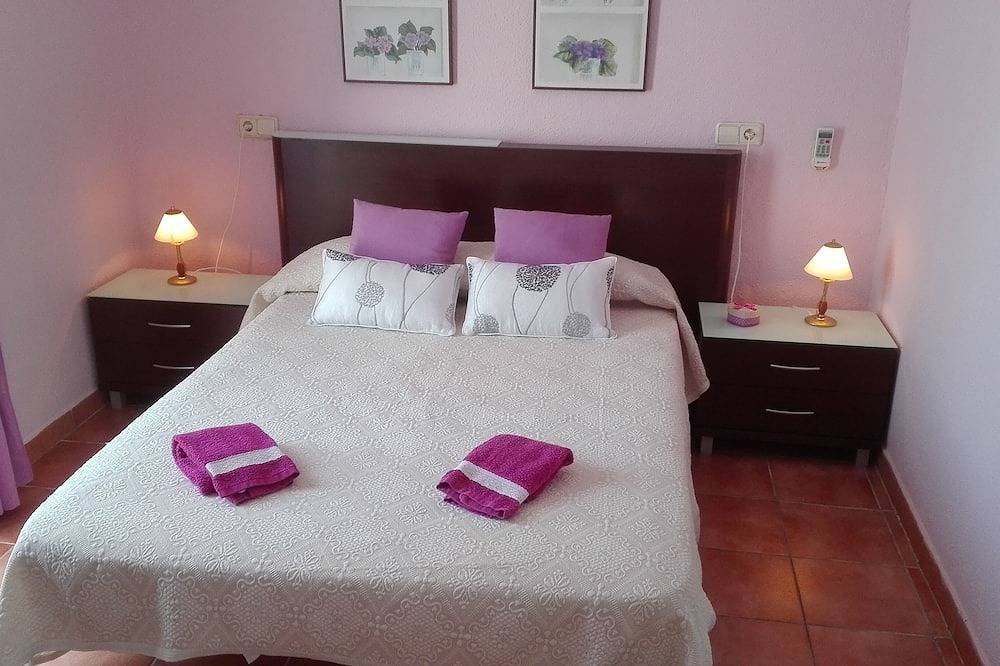 Apartamento entero, Planta baja con jardin y barbacoa, a 5 minutos de la playa in Alcúdia, Mallorca Norte
