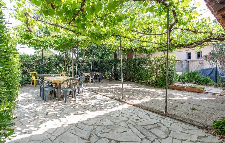 Location de vacances pour 5 personnes, avec jardin à Le Muy - 2
