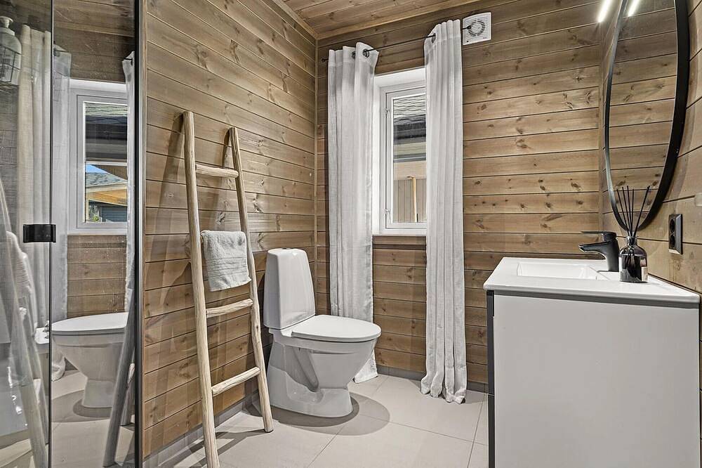 Vakkert hjem i Sannidal med utsikt over innsjøen in Drangedal 