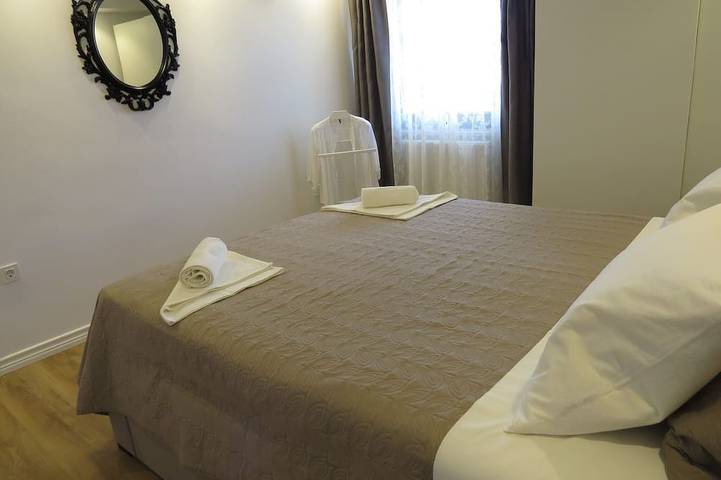 Entire apartment, Modern apartment near the beach for 4 people in Trogir, Split-Dalmatia