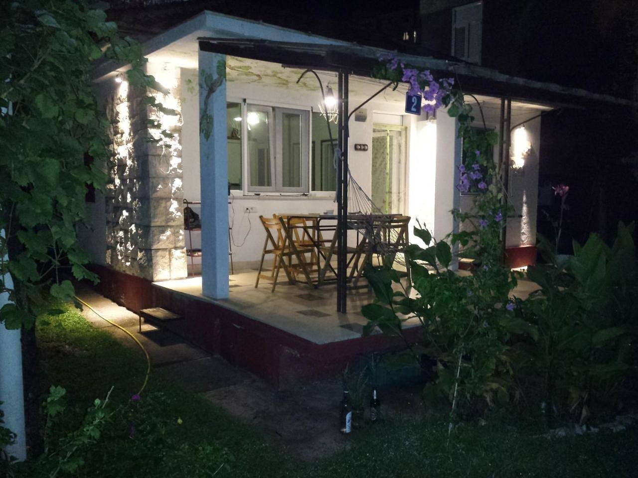 Vintage Summer House in Budva, Opština Budva