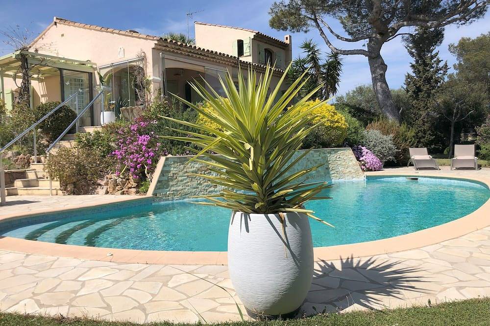 Villa pour 10 Personnes dans Boulouris, Saint-Raphaël