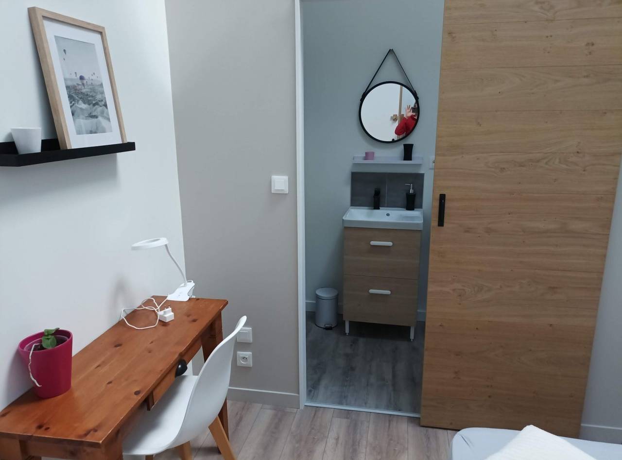 Chambres d'hôtes "Les Iris" Petit déjeuner- Futuroscope - Chambre 2 - Acacia in Avanton, Vienne (France)