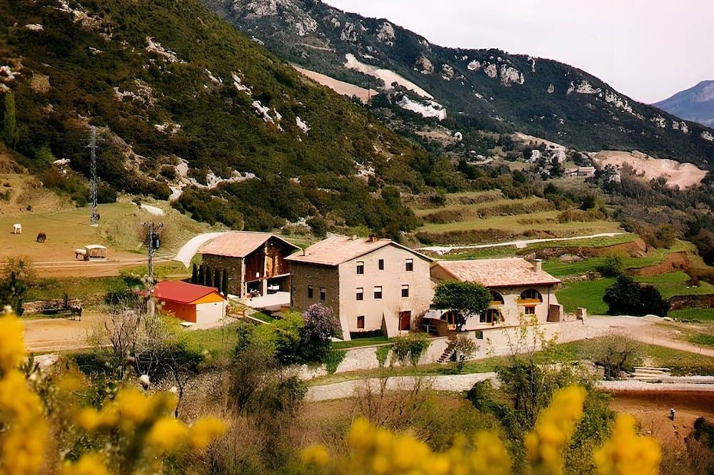 Country House 'Cobert De Vilaformiu' with Mountain View, Shared Pool and Private Terrace in Berga, Spanish Pyrenees