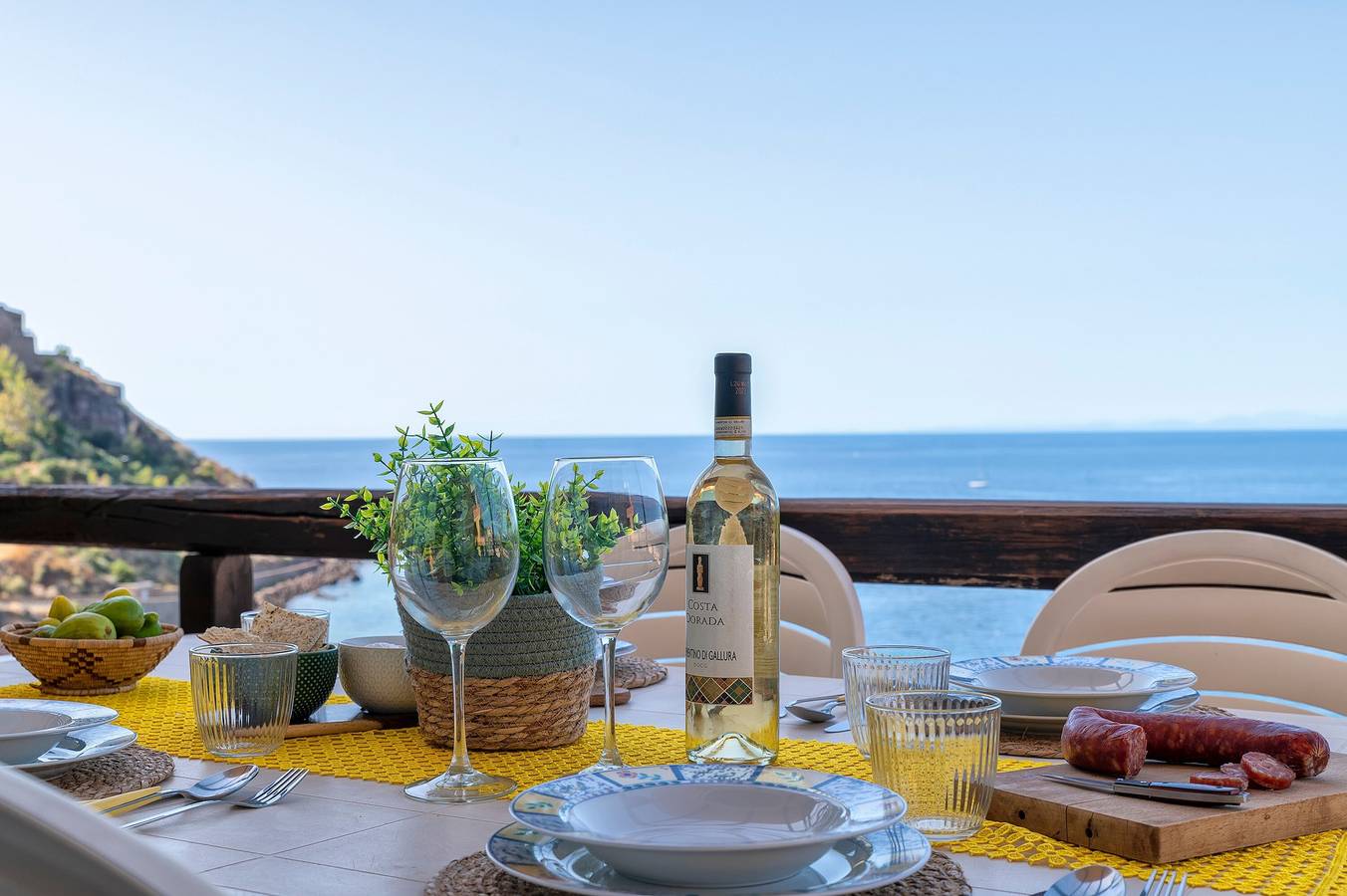 Casa vacanze 'The Terrace Above The Sea' con vista mare, terrazza privata e aria condizionata in Castelsardo, Provincia di Sassari