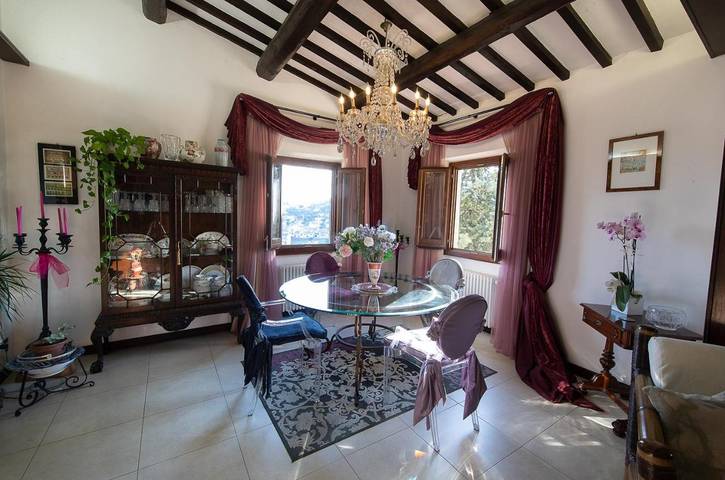 Casa vacanza per 3 persone, con panorama e terrazza nonché vista lago a Signa