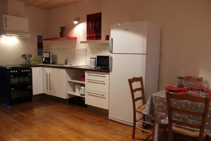 Gîte pour 4 personnes, avec vue dans Office de Tourisme de Lons le Saunier - 2