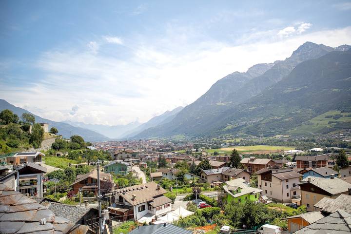 Hel lägenhet, Apartment 'La Maison De Carletto' with Mountain View in Comune di Sarre, Valaisalperna