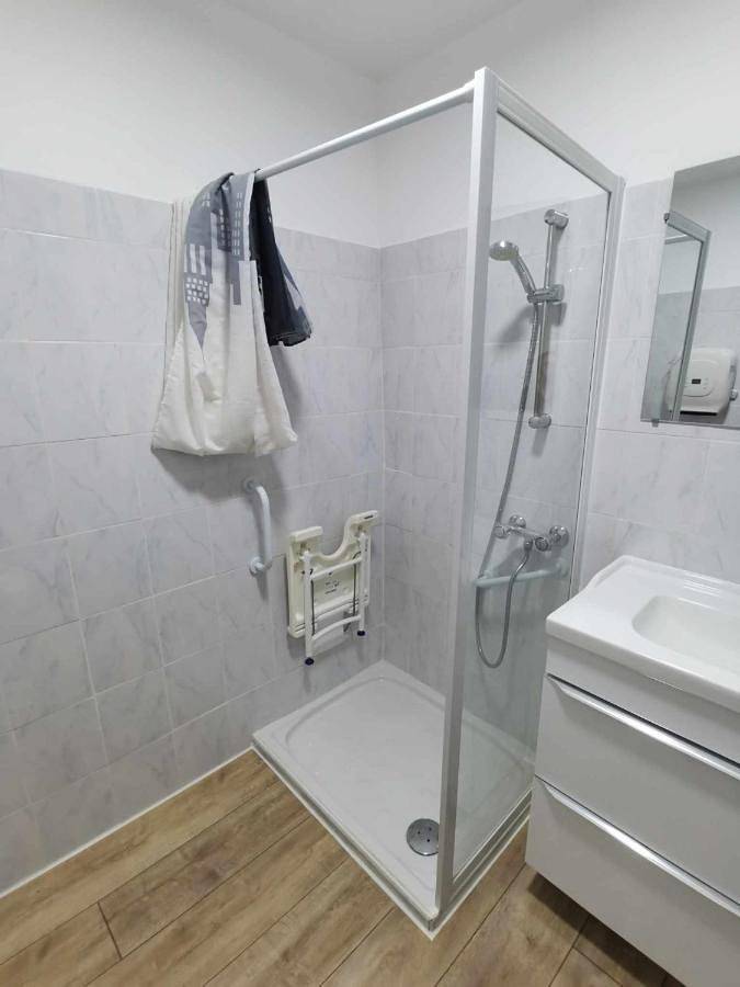 Gîte pour 4 personnes, avec terrasse à Néoules - 2