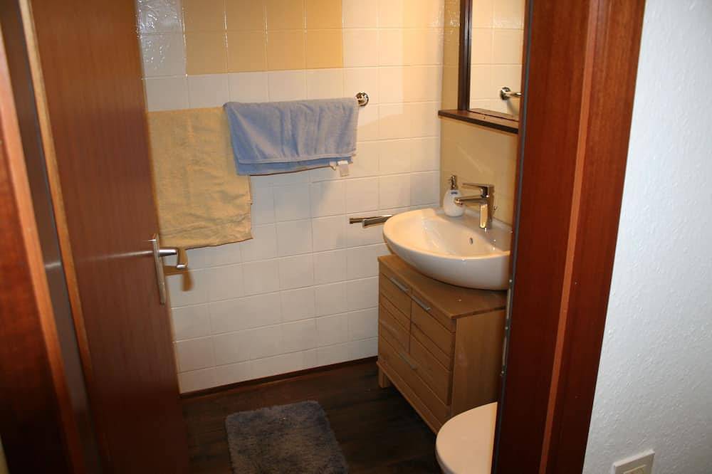Ganze Wohnung, Wasgau - Blick  - Ferienwohnung am Schöntalweiher in Ludwigswinkel, Pfalz