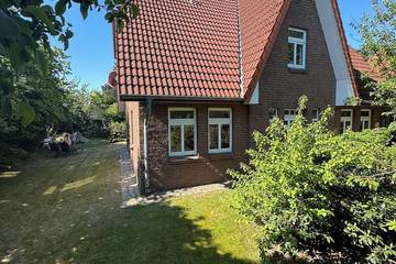 Ferienhaus für 9 Personen, mit Whirlpool und Garten sowie Sauna, mit Haustier in Nordholz