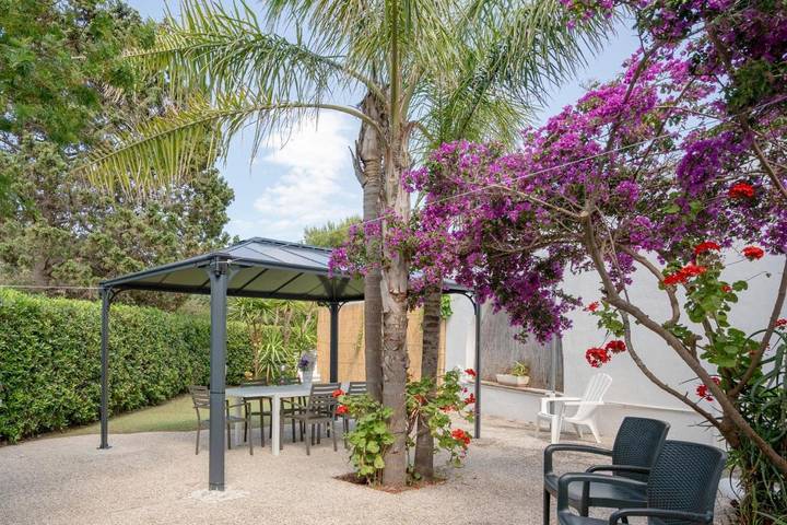 Location de vacances pour 4 personnes, avec Terrasse et Jardin à Rosa Marina