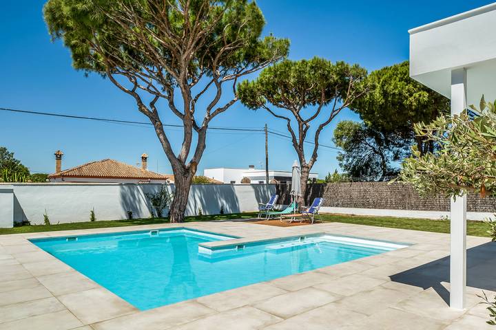 Casa rural para 4 personas, con jacuzzi además de jardín y piscina para niños en Provincia de Cádiz - 2