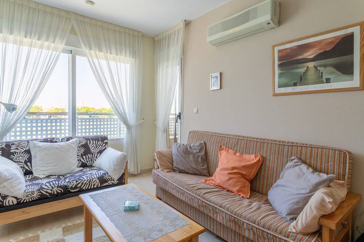 Hel lejlighed, Apartment 'Luz De Almoradí' with Mountain View, Shared Pool and Air Conditioning in Luz de Almoradi, Almoradí