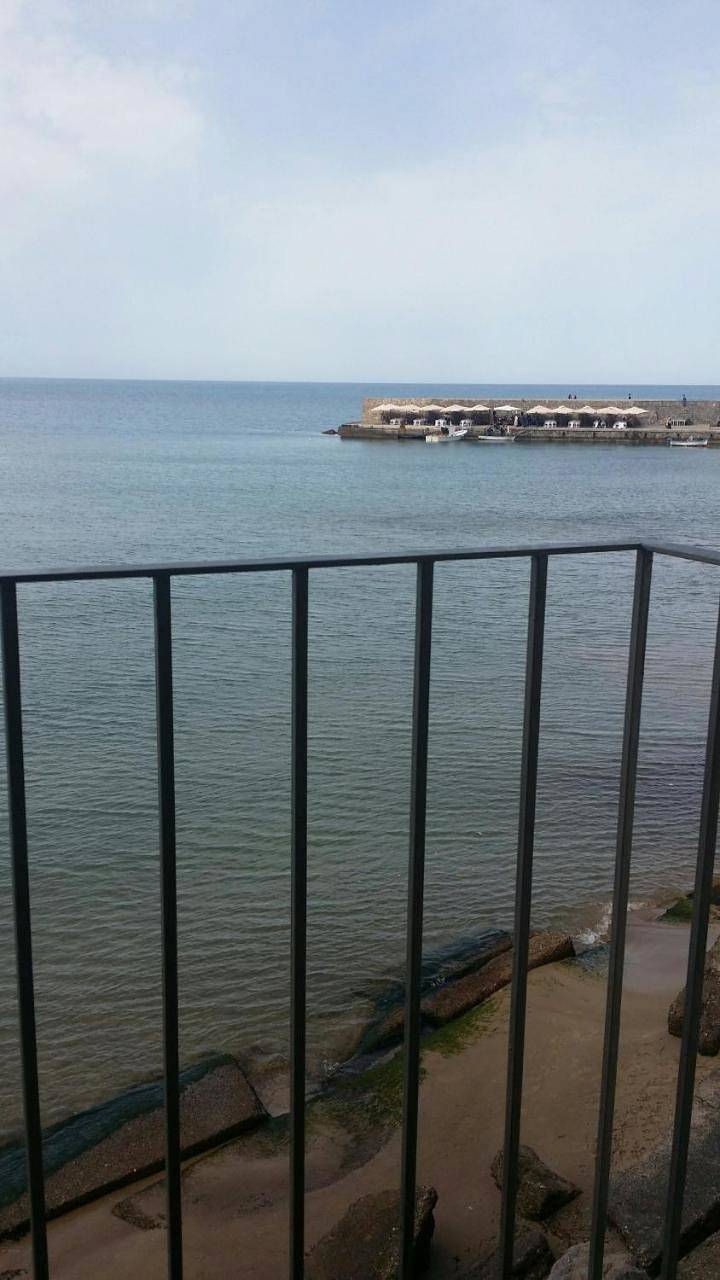 Balcone sulla spiaggia in Cefalù, Cefalù (gemeinde)