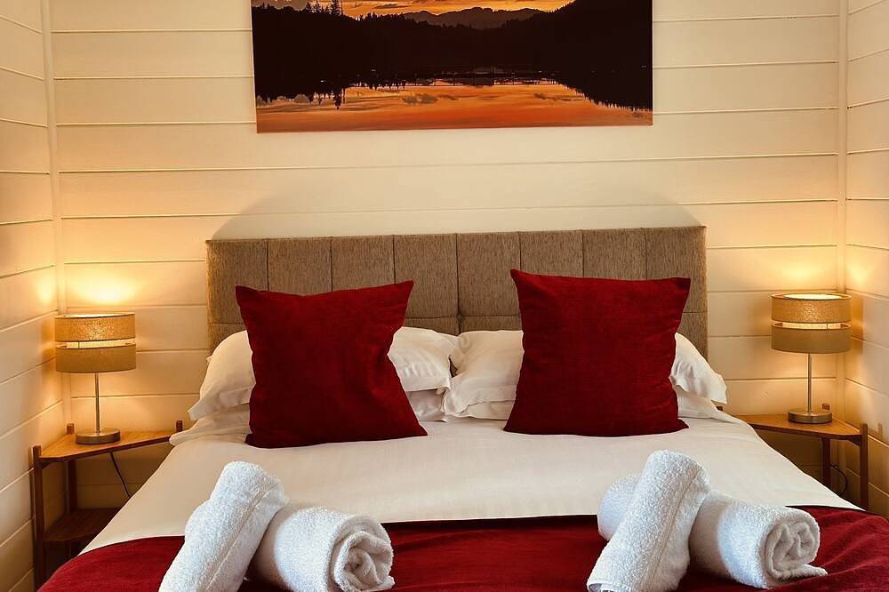 Cosy Woodland Lodge close to Pitlochry in Pitlochry, Perthshire