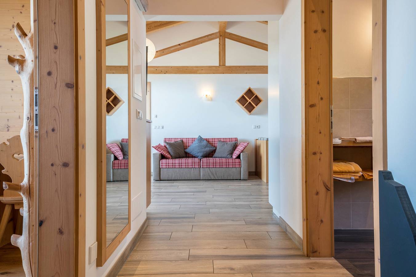 Hel lägenhet, Apartment 'Apt Gamsstube' with Mountain View, Private Terrace and Wi-Fi in Meransen, Mühlbach