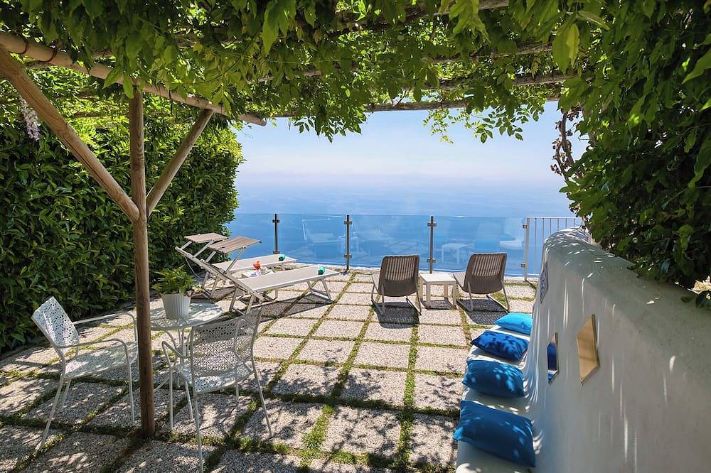 La Casa del 600 Sea View on the Amalfi Coast, with patio and garden in Tovere, Amalfi