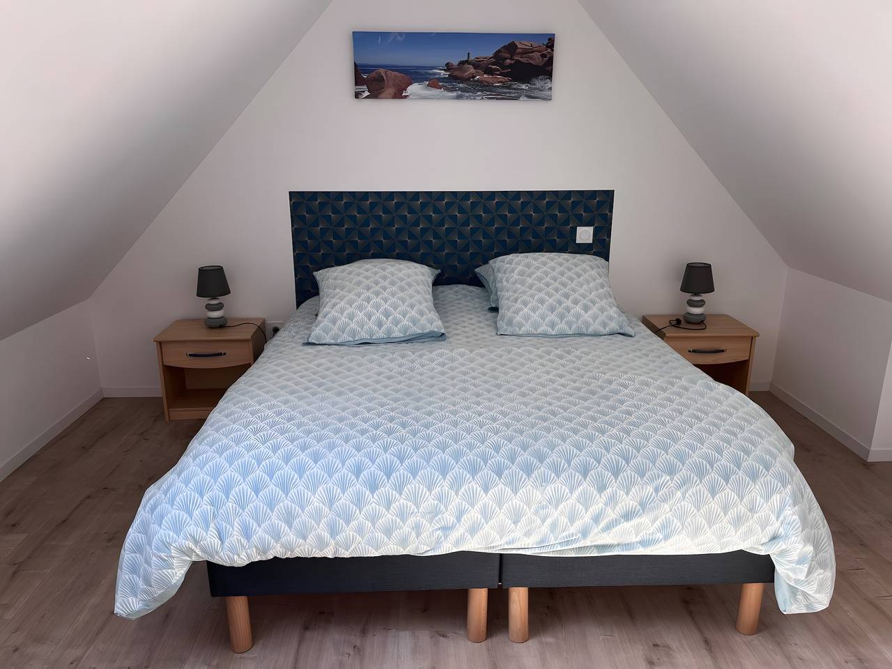 Holiday Home 'Gîte Ty Breizh' with Private Terrace and Wi-Fi in Plougrescant, Pink Granite Coast