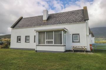 Gîte pour 6 personnes, avec jardin, animaux acceptés dans Ile D Achill