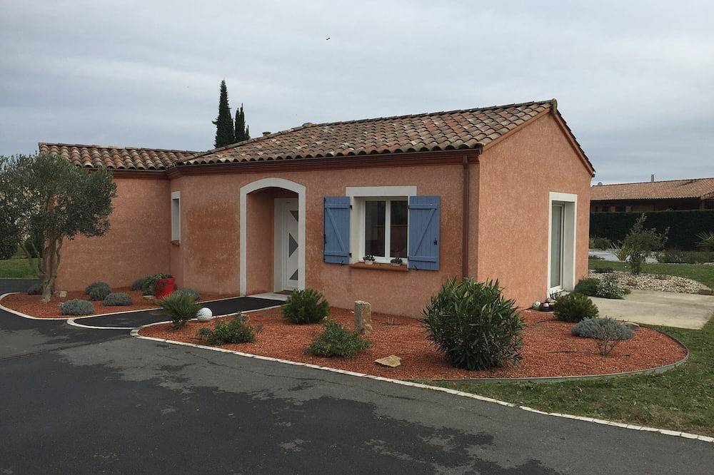 Maison climatisée de plain pied avec 3 chambres et piscine in Bernac, Région d'Albi