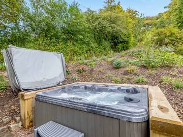 Glamping for 2 People in Peak District, Midlands, Photo 1