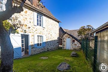 Gîte pour 7 personnes, avec jardin, animaux acceptés à Aucun
