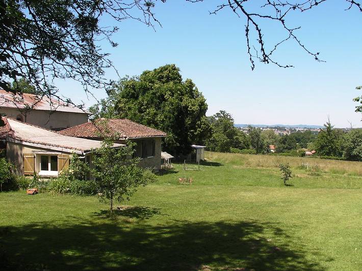 Gîte pour 6 personnes, avec terrasse et jardin