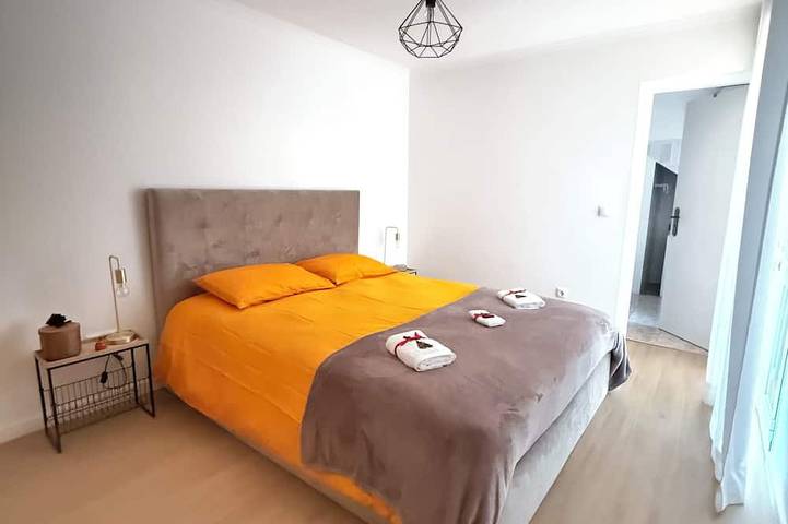 Haus, 10 Minuten vom Flughafen und Strand. Ideal für Familien- und Freundeurlaub in Santa Cruz (Madeira), Madeira