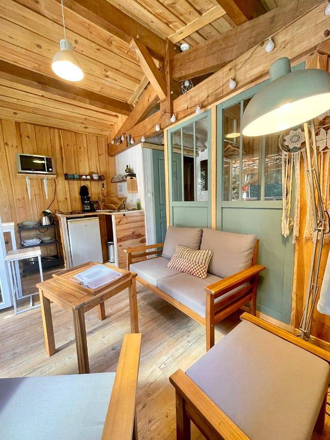 Location de vacances pour 2 personnes, avec vue ainsi que terrasse et jardin à Labouheyre - 2