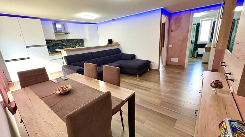 Casa vacanza per 4 persone, con panorama e giardino, adatto a famiglie con bambini - 1