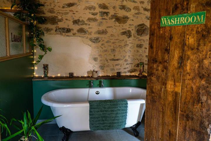 Gîte pour 2 personnes, avec vue ainsi que jardin et terrasse dans Terre-Clapier