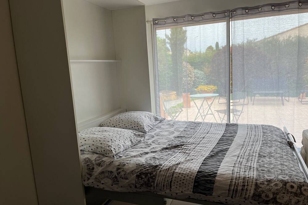 Apartamento entero, Studio Provençal Avec Terrasse in Lançon-Provence, Region de Aix-en-Provence