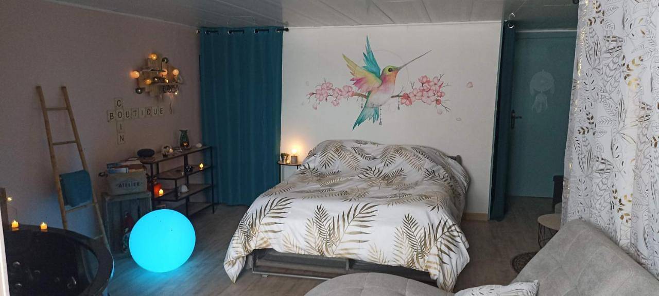 Double Room with Spa Bath in Uzerche, Région de Tulle