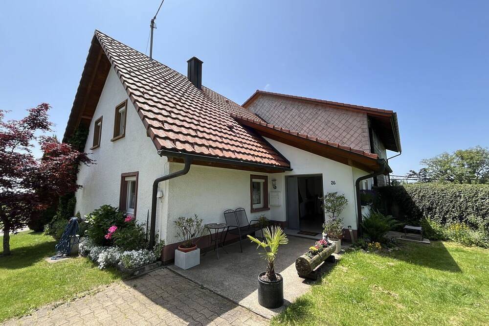 Wunderbares alleinstehendes Ferienhaus für 6 Gäste mit  W-Lan, Tv, Innenhof und Haustiere erlaubt in Höchenschwand, Südschwarzwald
