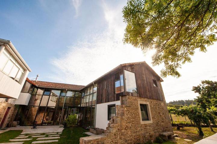 Casa rural para 2 personas, con Terraza y Jardín además de Piscina y Vistas en La Estrada