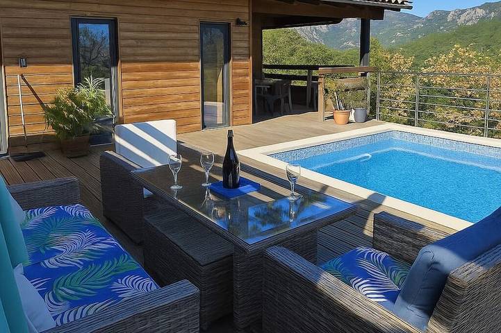 Location de vacances pour 6 personnes, avec jardin dans Sainte-Lucie de Porto-Vecchio
