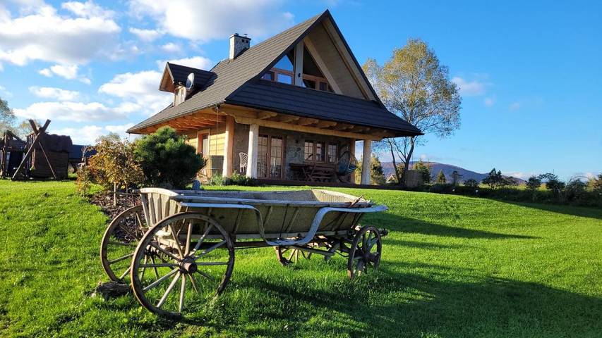 Domek letniskowy dla 8 osób, z Balkon i Taras oraz Jacuzzi i Ogród w 
